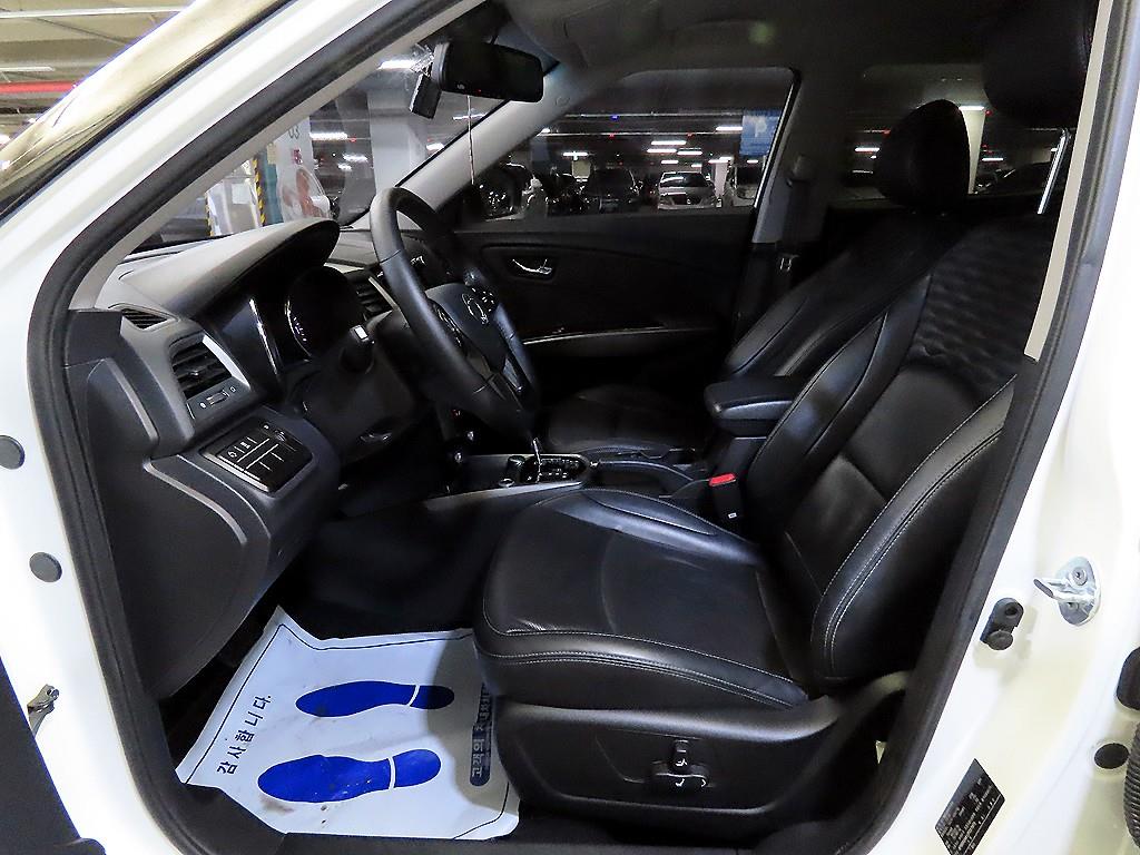 Ssangyong Tivoli - Vista 6