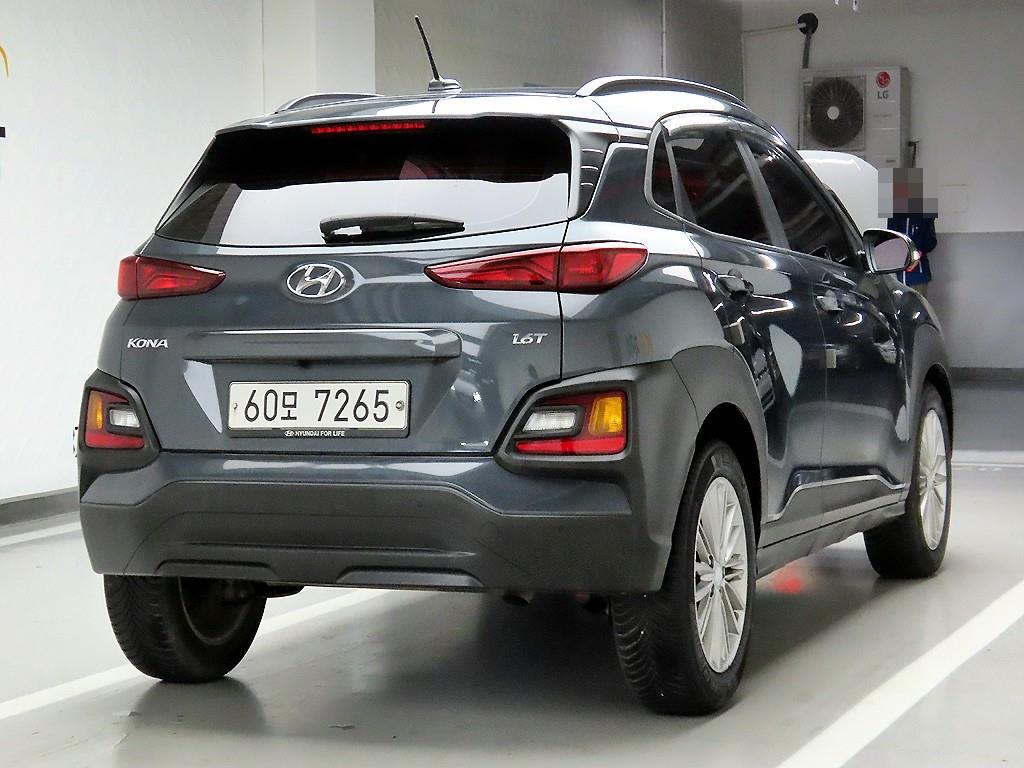 HYUNDAI Kona - Vista 4