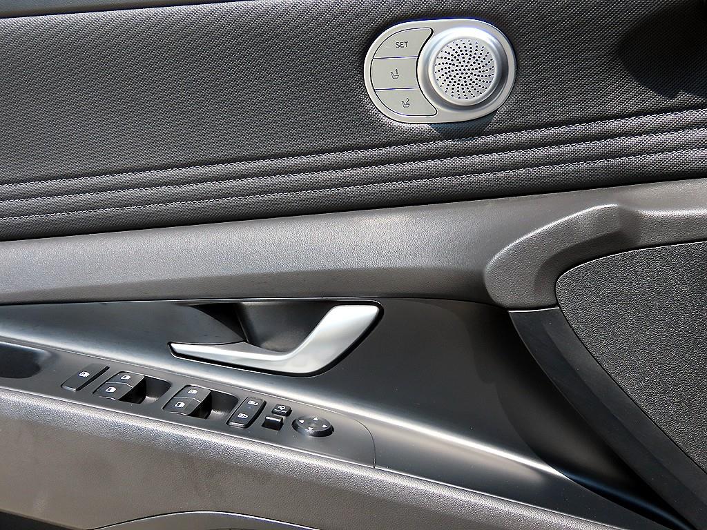 HYUNDAI Avante - Vista 11