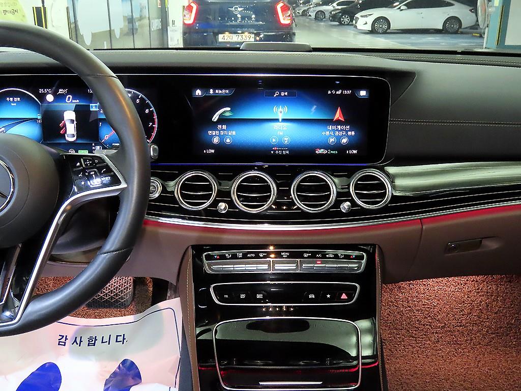 Mercedes Benz E class - Vista 11