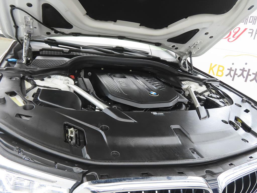 BMW Gran Turismo 2019 Blanco - Importación desde Corea - HF Imports Iquique - Foto 19