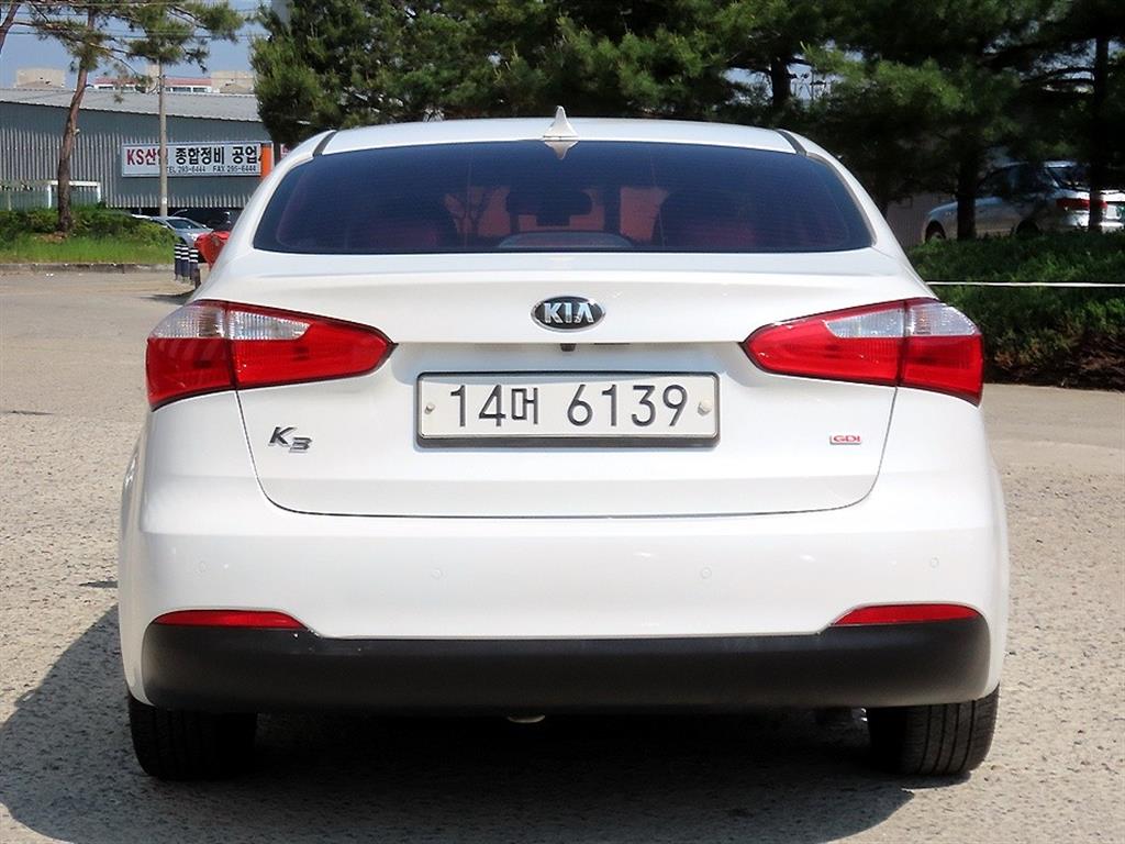 KIA K3 - Vista 4