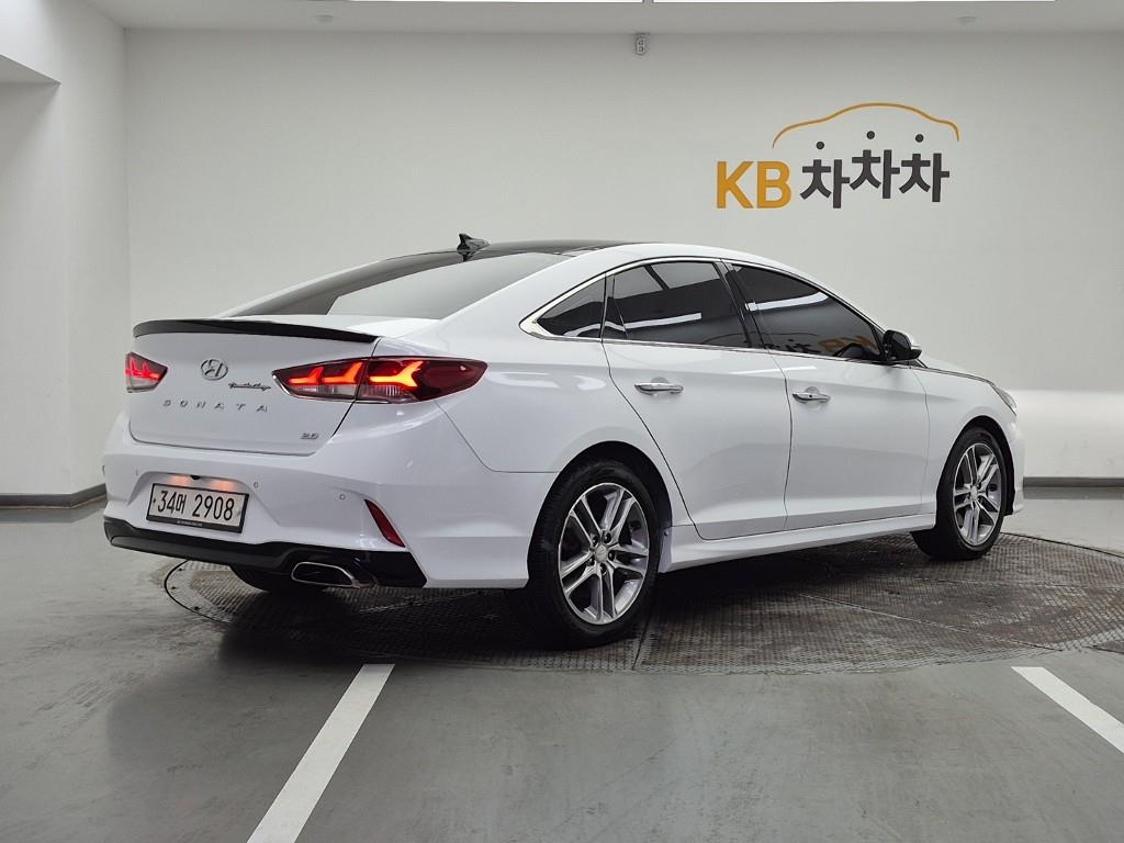 HYUNDAI Sonata - Vista 4