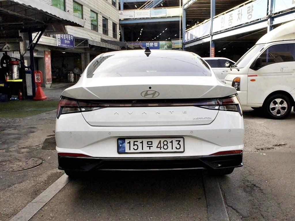 HYUNDAI Avante - Vista 5