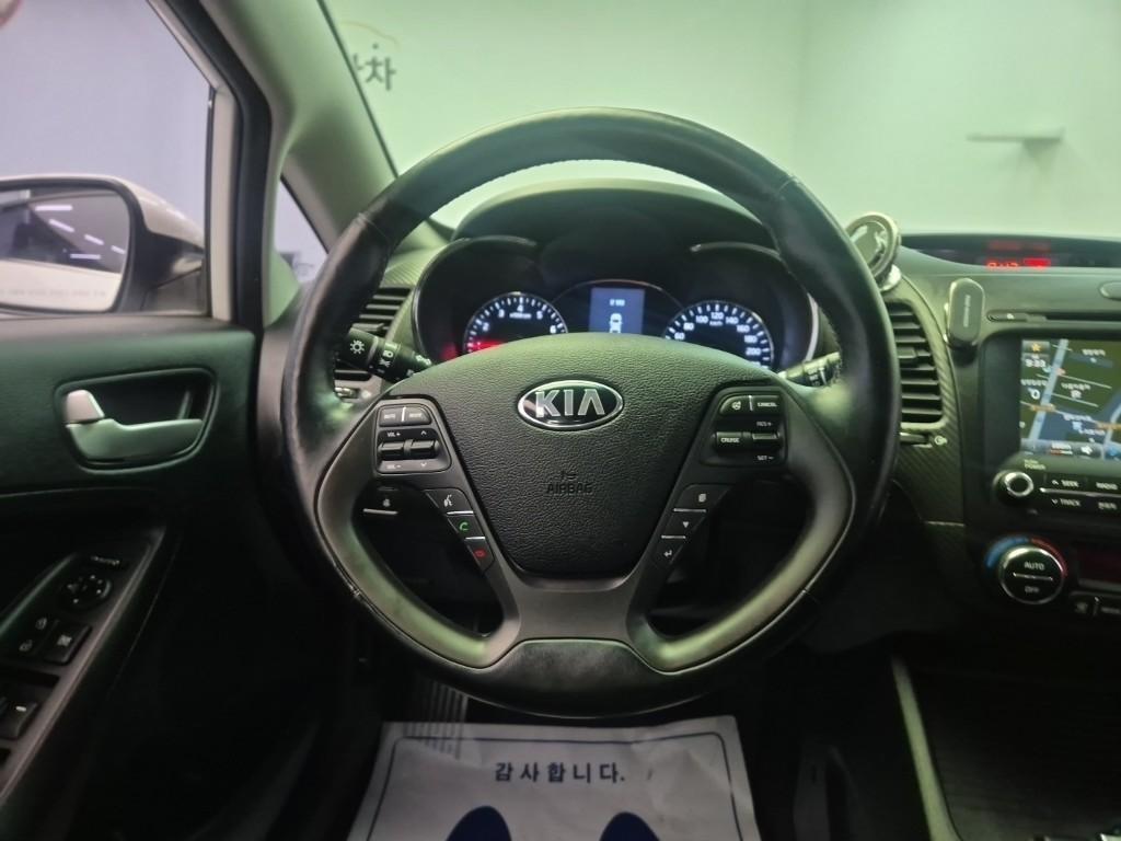 KIA K3 - Vista 9
