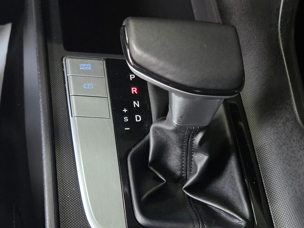 HYUNDAI Avante - Vista 6