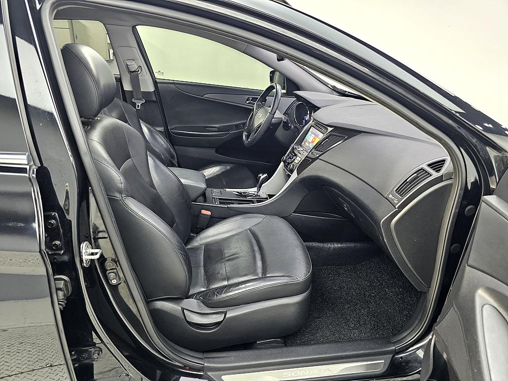 HYUNDAI Sonata - Vista 11