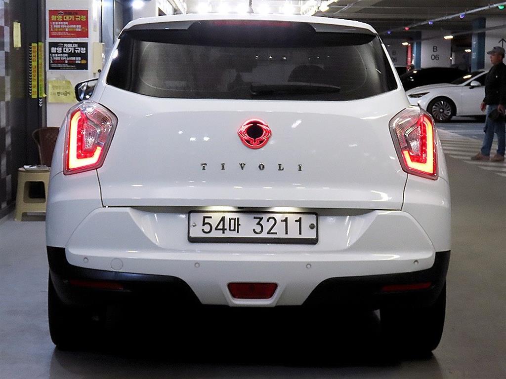 Ssangyong Tivoli - Vista 5