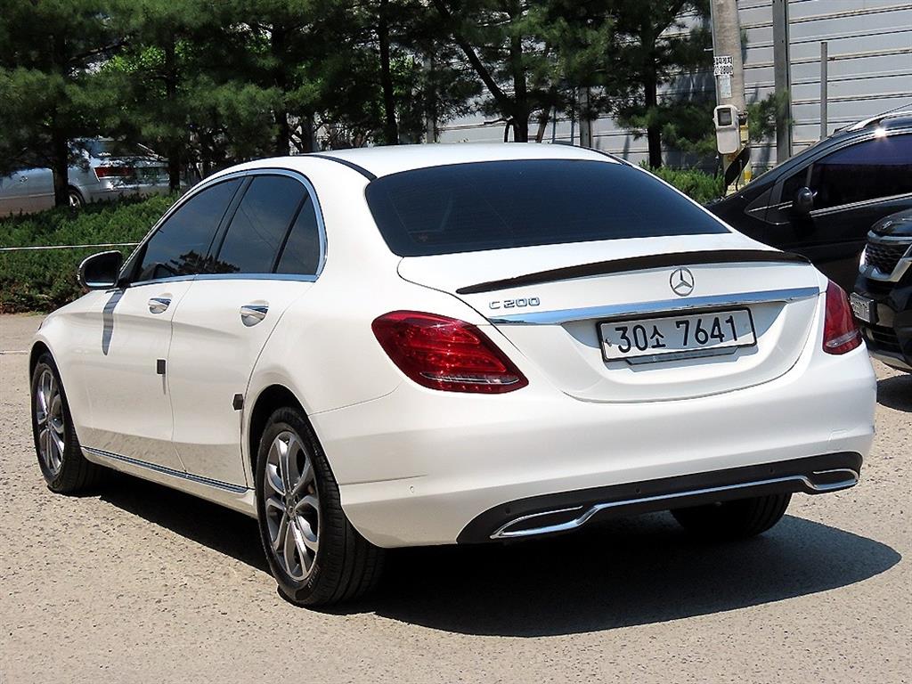Mercedes Benz C Class - Vista 3