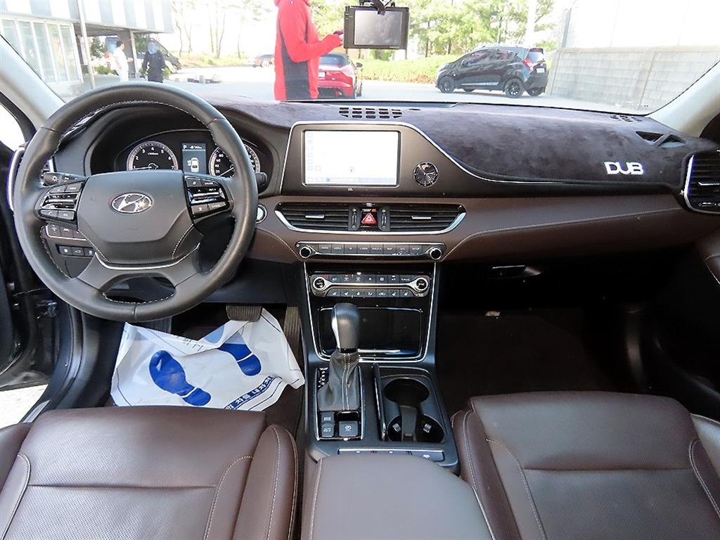 HYUNDAI Grandeur - Vista 7