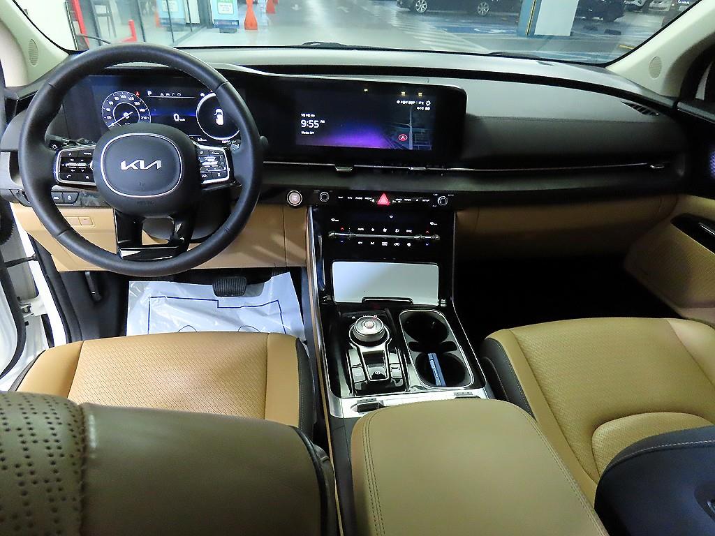 KIA Carnival - Vista 11