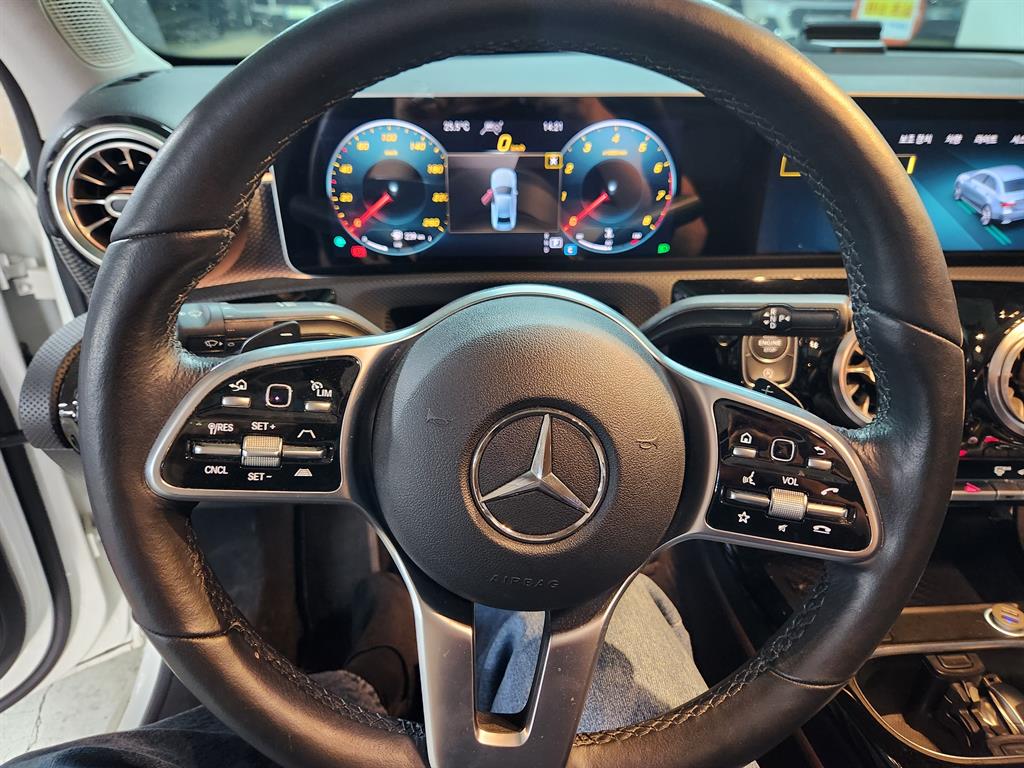 Mercedes Benz A Class - Vista 10
