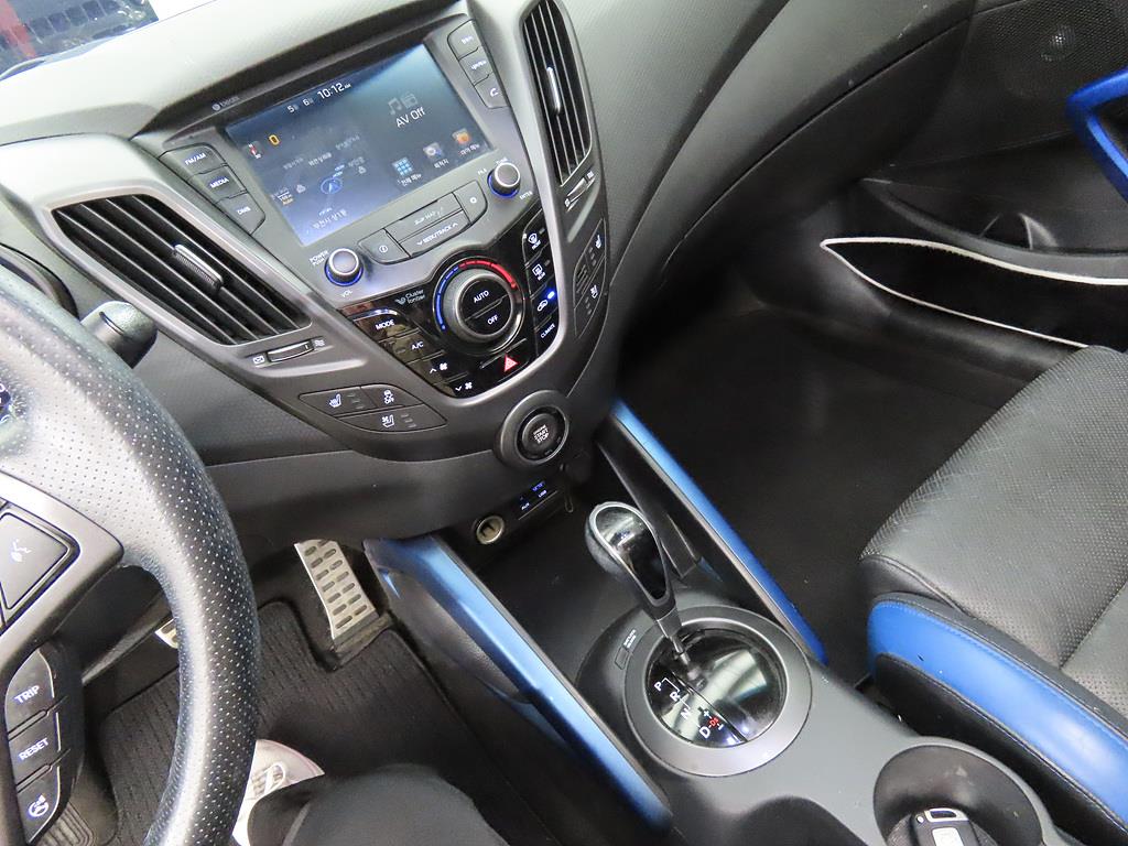 HYUNDAI Veloster - Vista 9