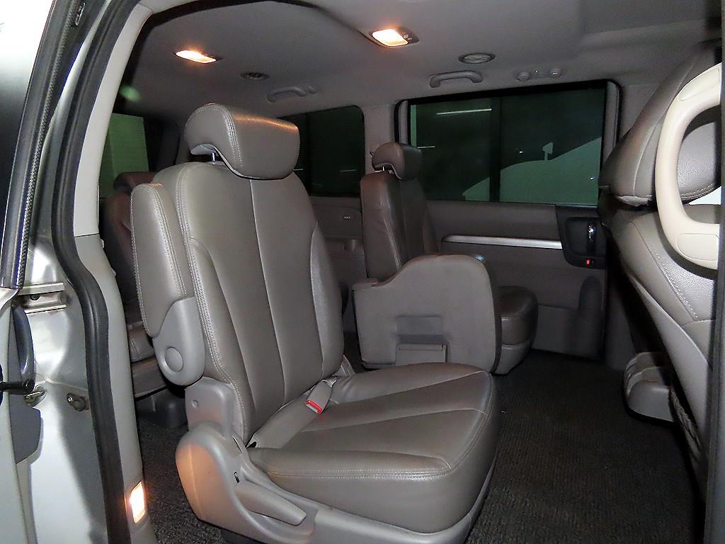 KIA Carnival - Vista 7