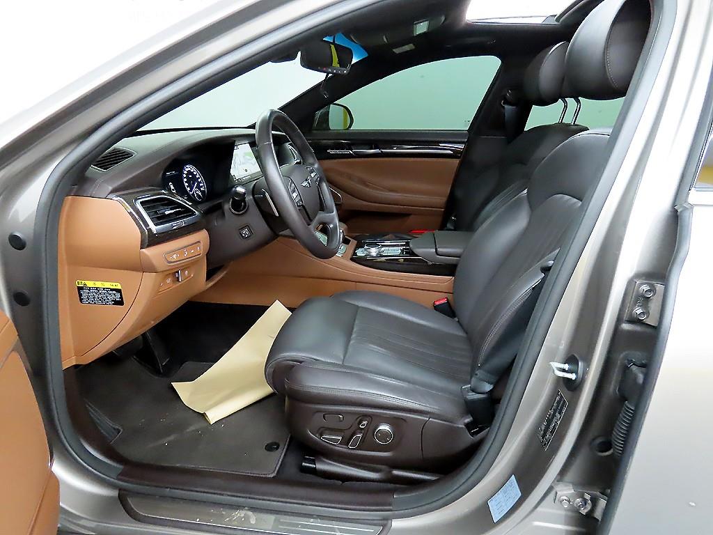 Genesis G90 - Vista 5
