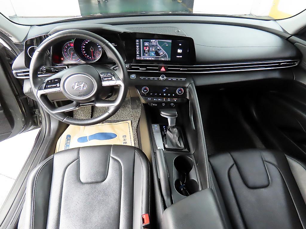 HYUNDAI Avante - Vista 7