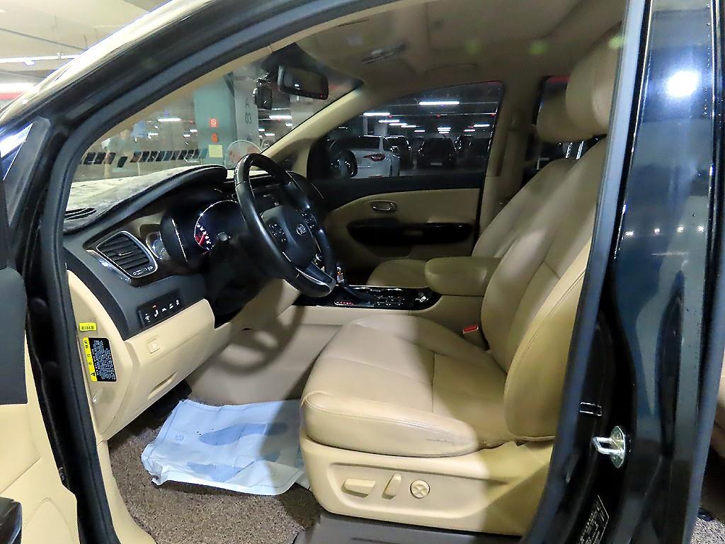 KIA Carnival - Vista 6
