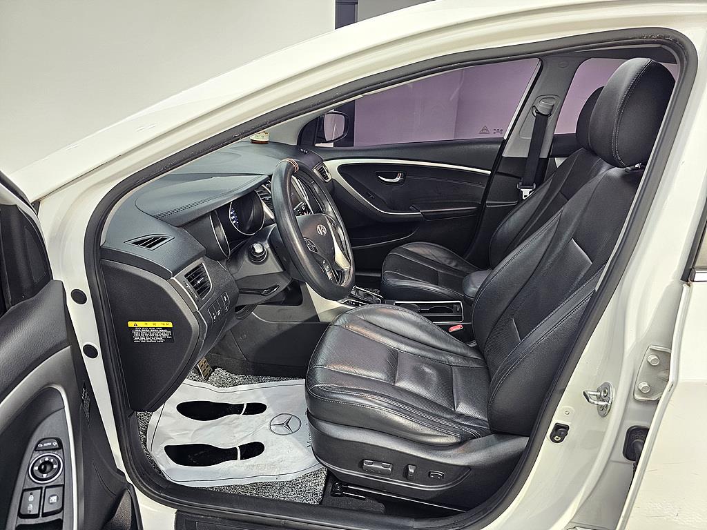 HYUNDAI i30 - Vista 8