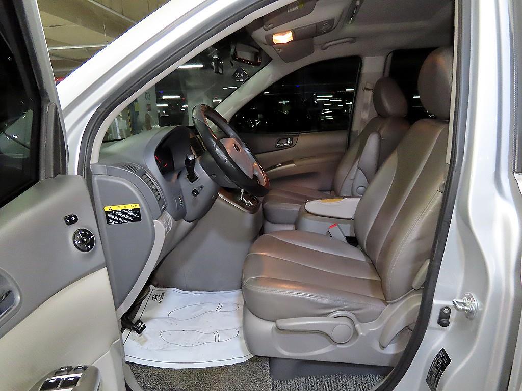 KIA Carnival - Vista 6