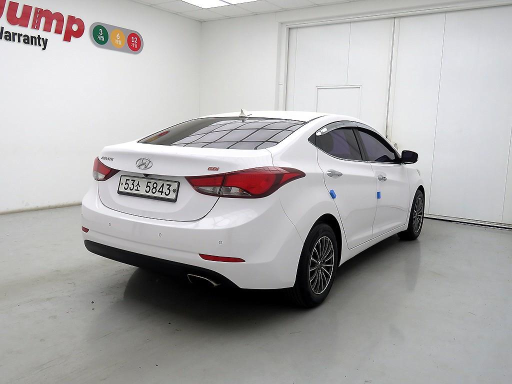 HYUNDAI Avante - Vista 4