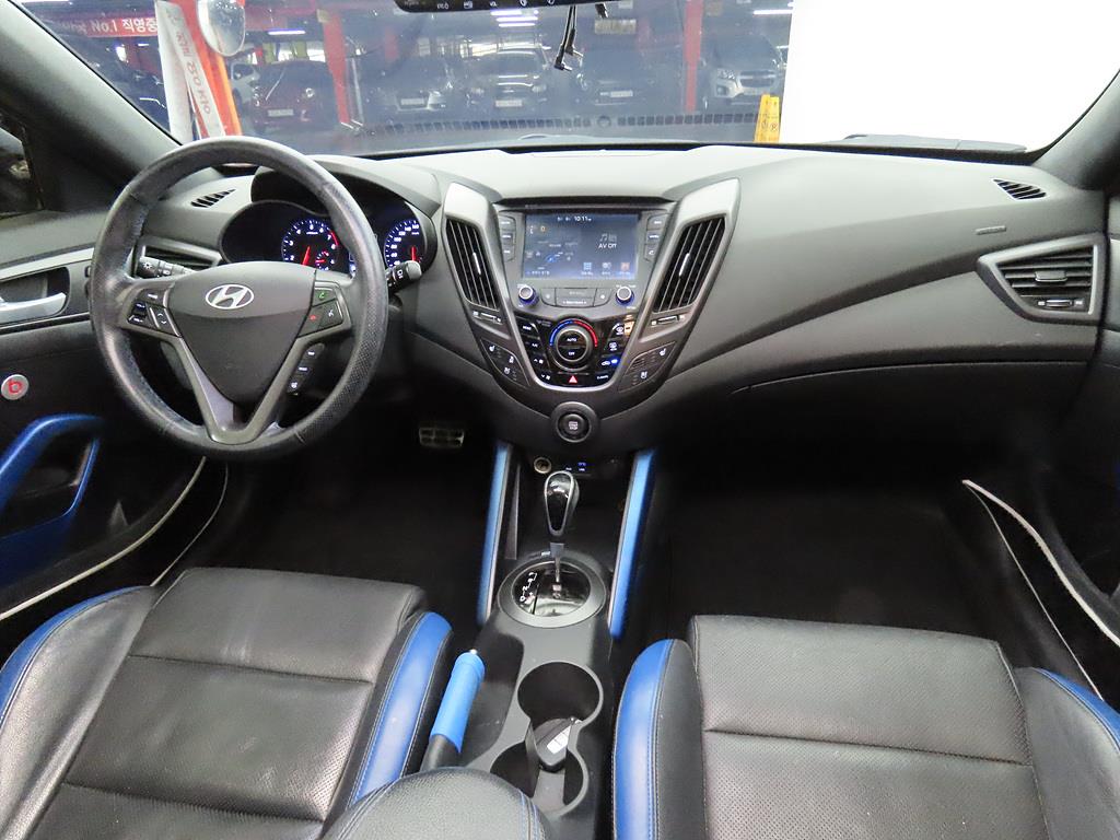 HYUNDAI Veloster - Vista 5