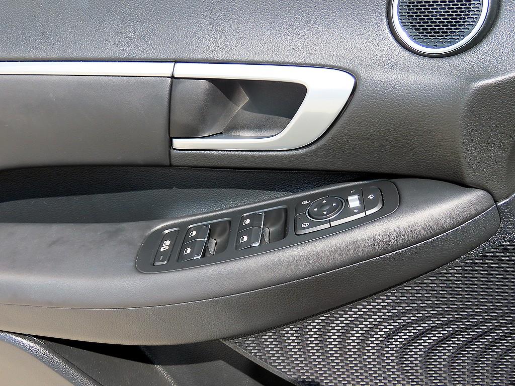 HYUNDAI Sonata - Vista 11