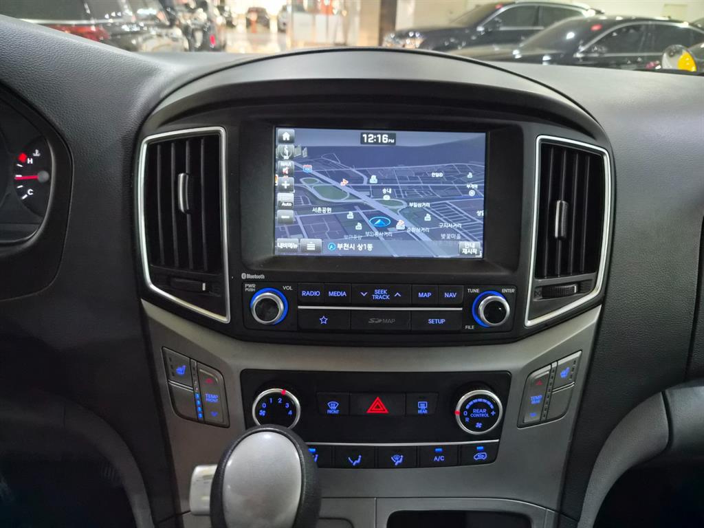 HYUNDAI Starex - Vista 12