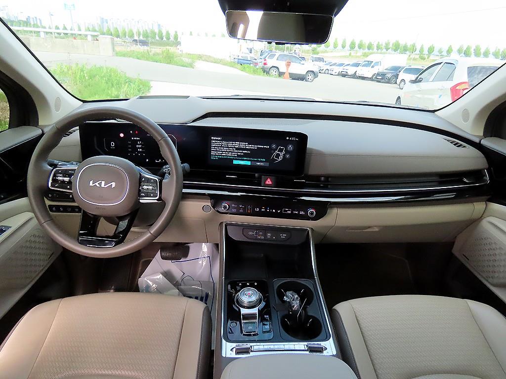 KIA Carnival - Vista 9