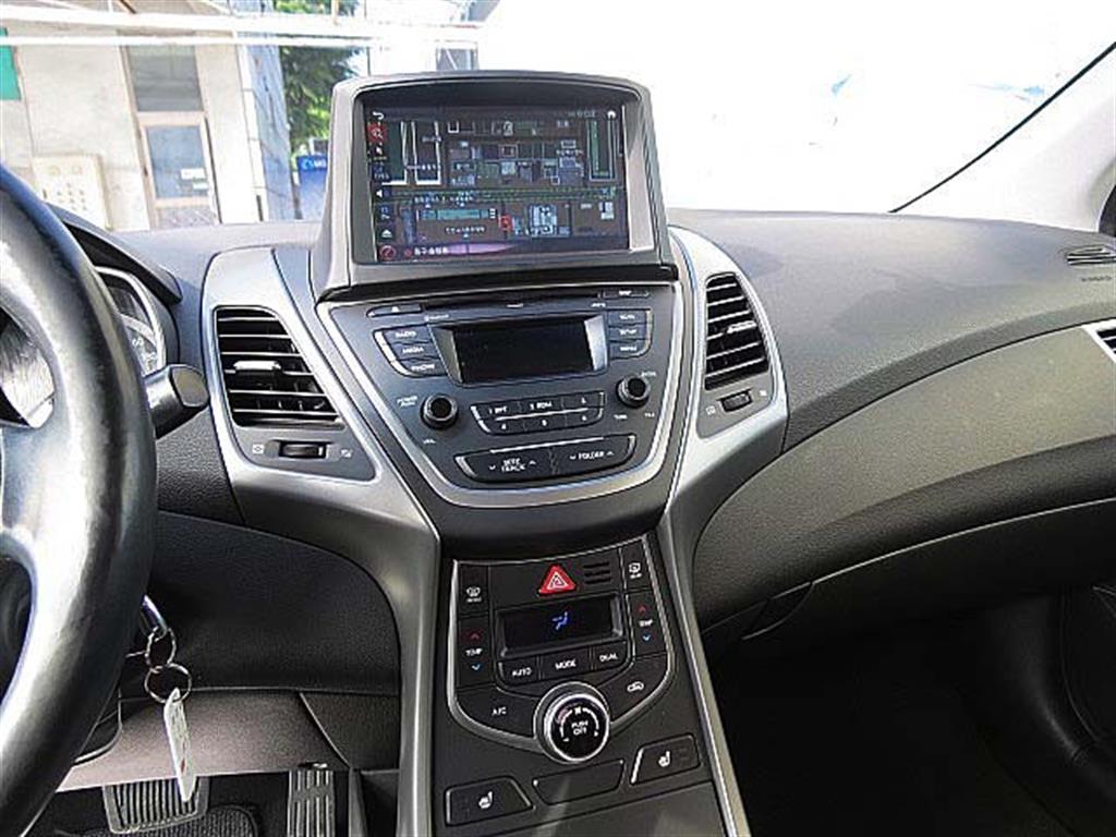 HYUNDAI Avante 2014 Gris - Importación desde Corea - HF Imports Iquique - Foto 8