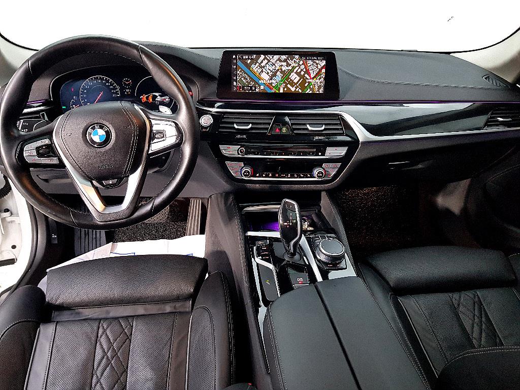 BMW 5 Series - Vista 5