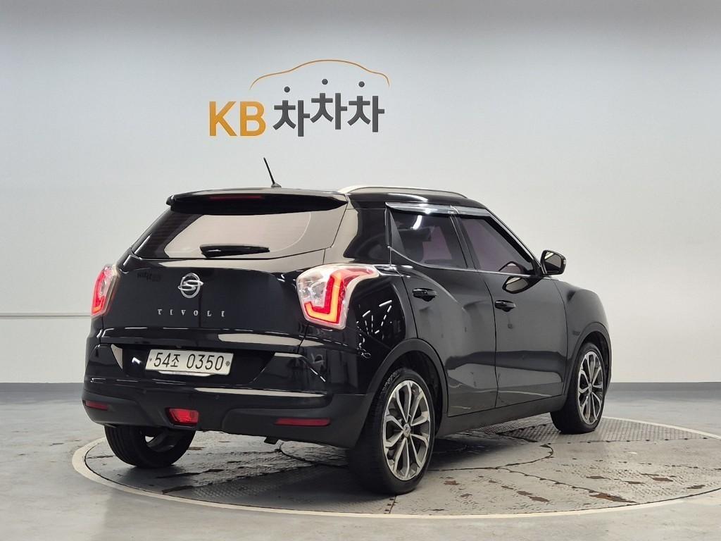Ssangyong Tivoli - Vista 3