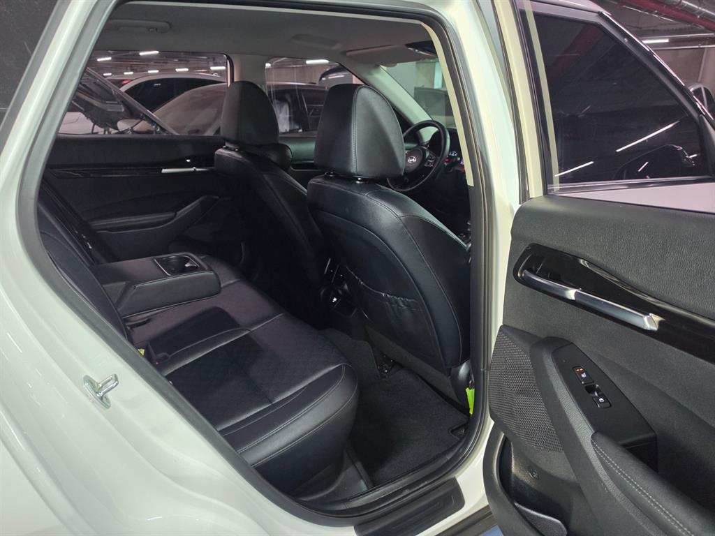 KIA Seltos - Vista 8