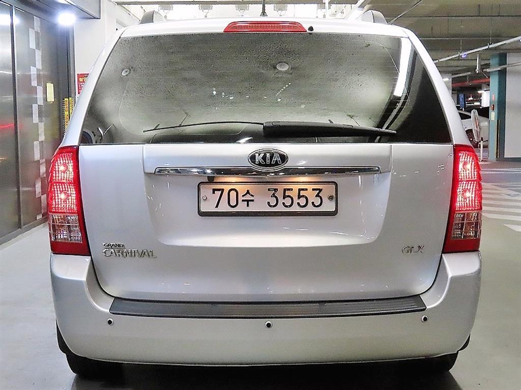 KIA Carnival - Vista 5