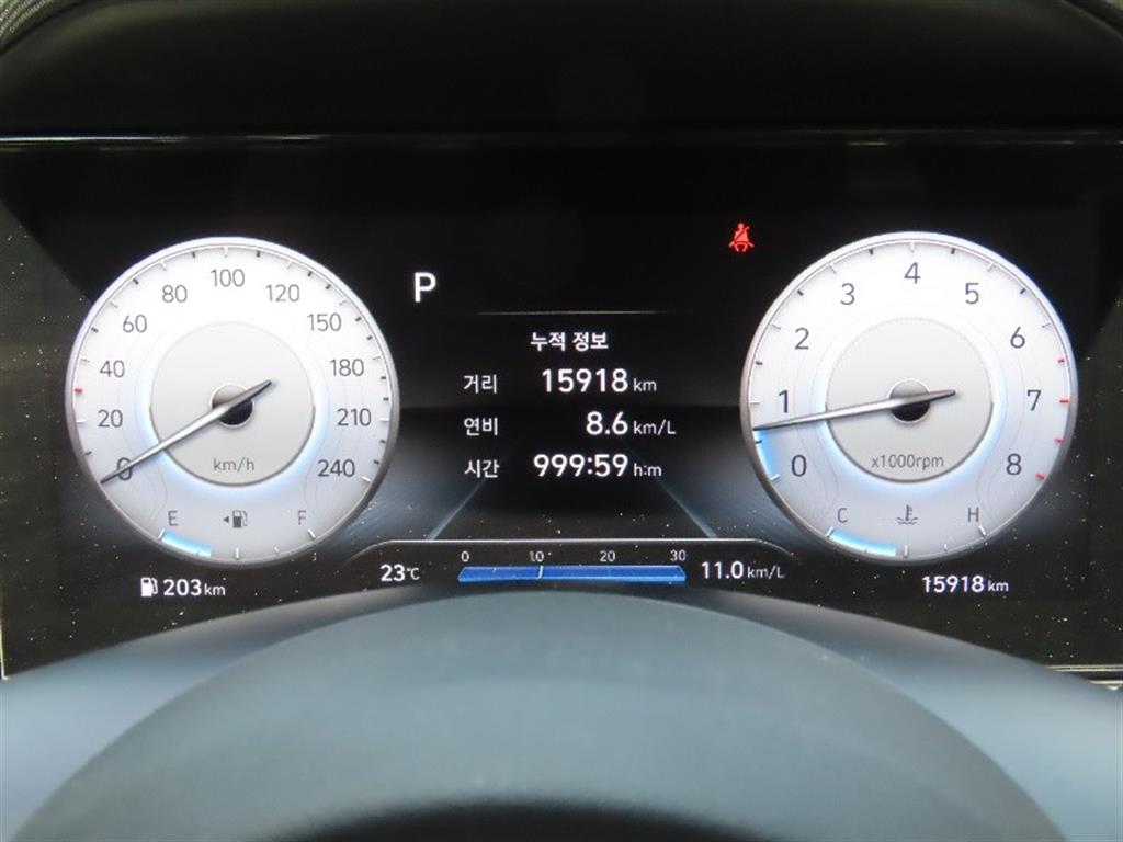 HYUNDAI Avante - Vista 9