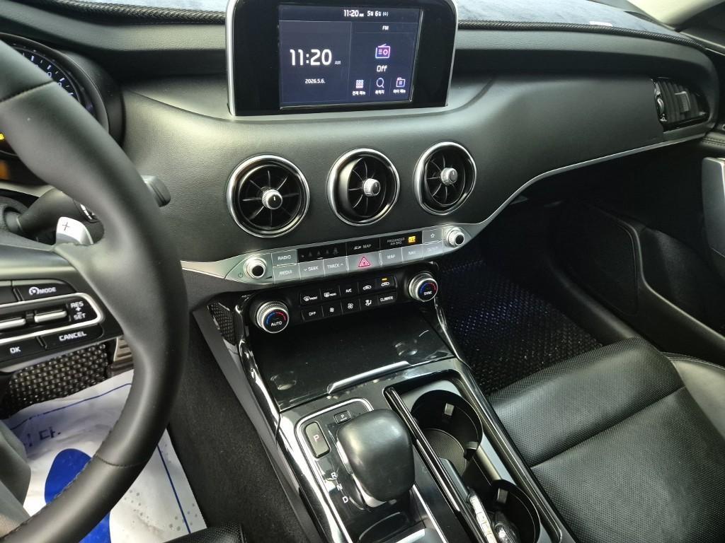 KIA Stinger - Vista 10