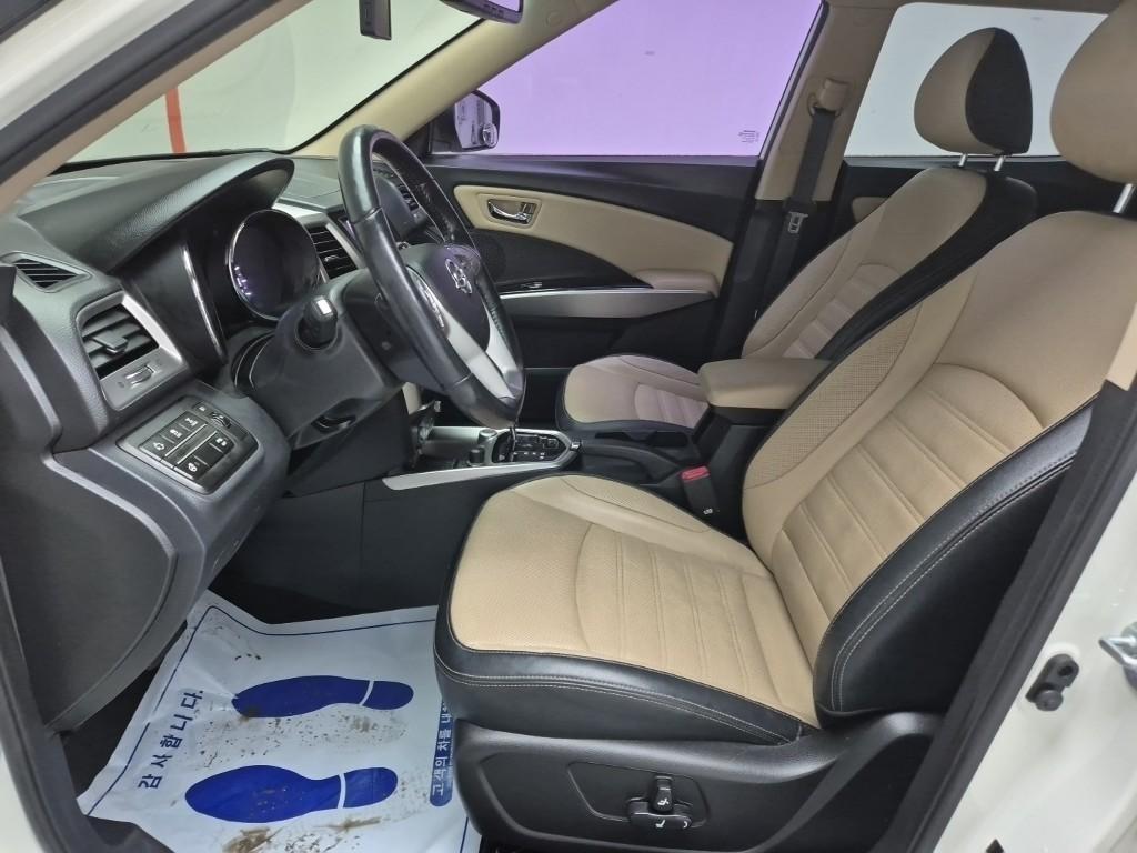 Ssangyong Tivoli 2016 Blanco - Importación desde Corea - HF Imports Iquique - Foto 19