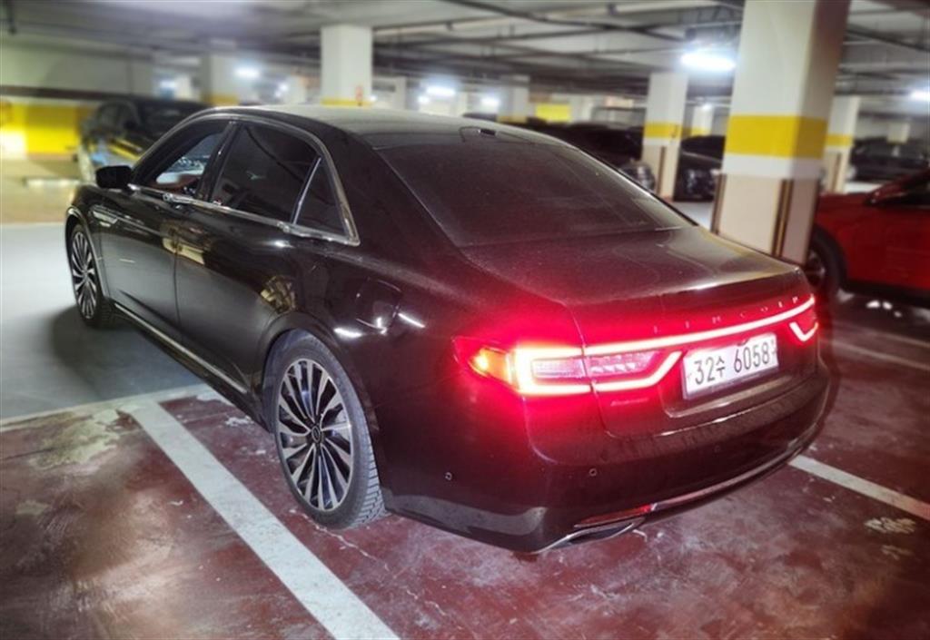 Lincoln Continental - Vista 4