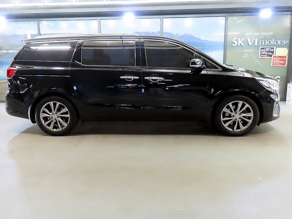 KIA Carnival - Vista 3