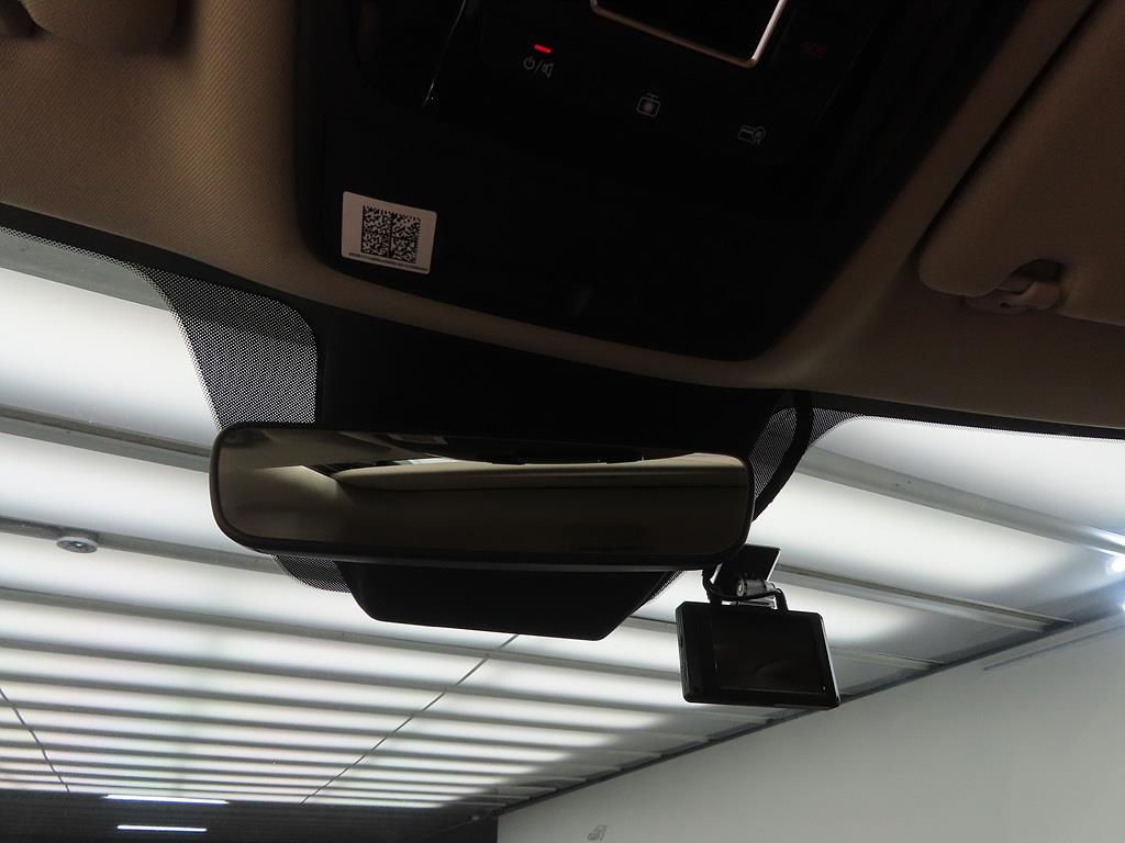 KIA Carnival - Vista 12