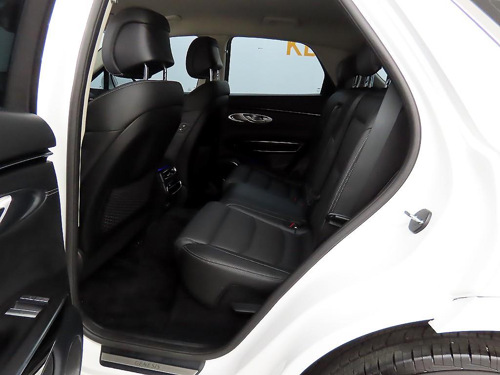 Genesis GV70 - Vista 6