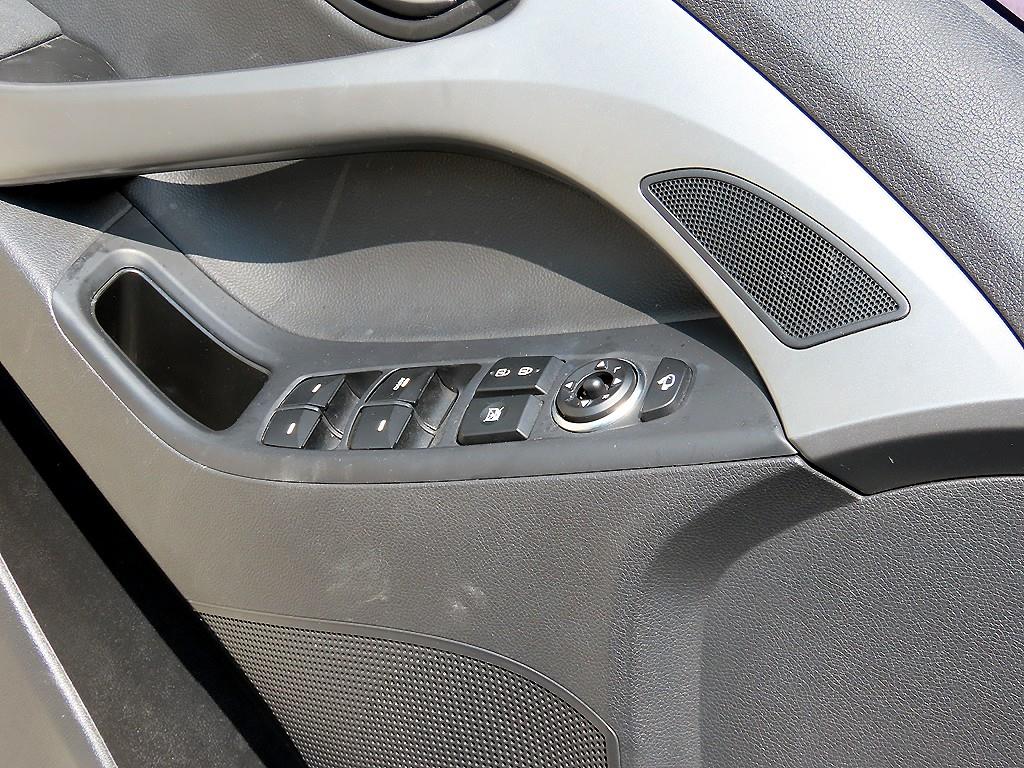 HYUNDAI Avante - Vista 11