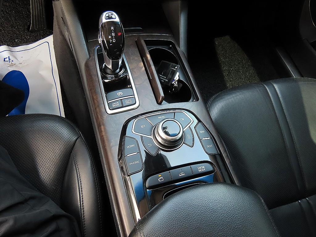 KIA K9 - Vista 11