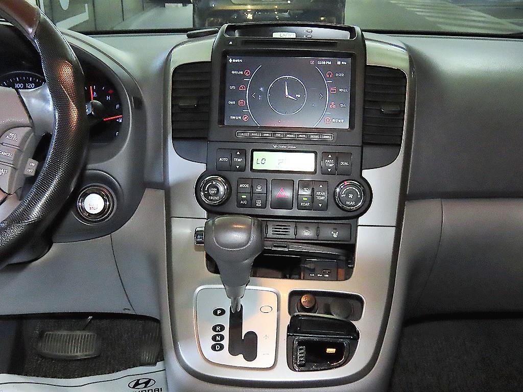 KIA Carnival - Vista 11