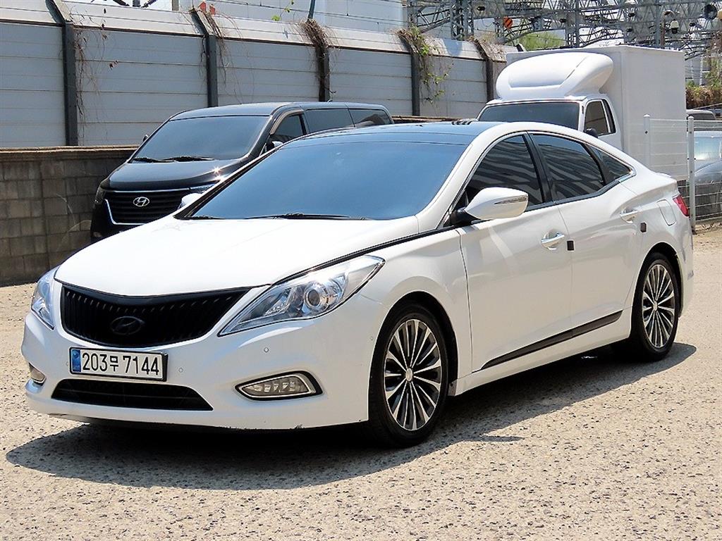 HYUNDAI Grandeur - Vista 2
