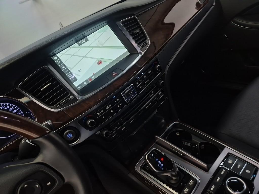 HYUNDAI Equus - Vista 7