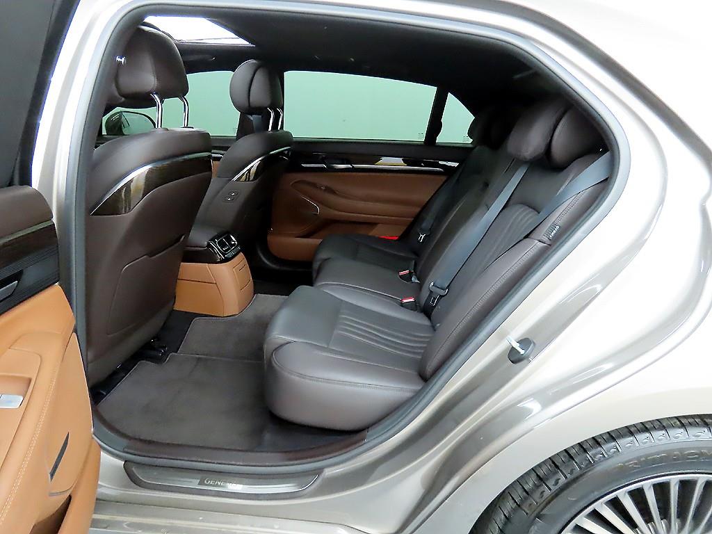 Genesis G90 - Vista 6