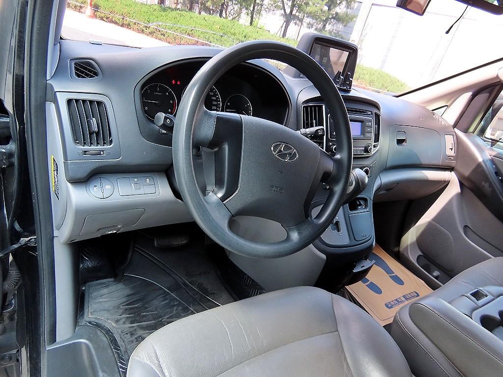 HYUNDAI Starex - Vista 7