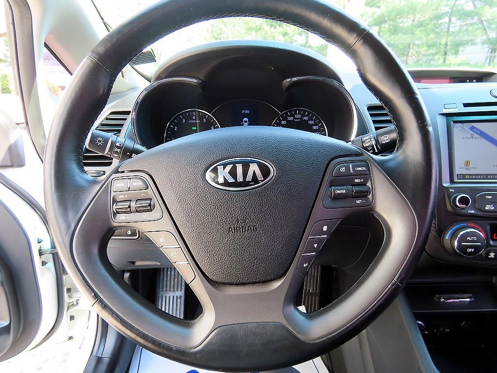 KIA K3 - Vista 8