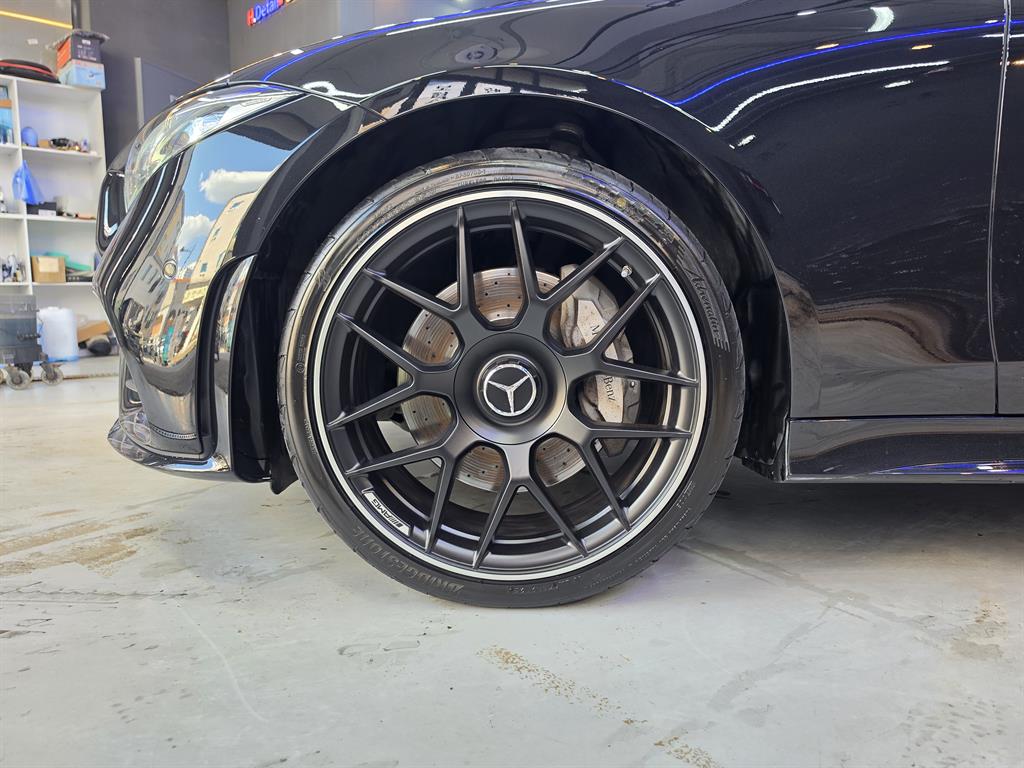 Mercedes Benz CLS Class - Vista 7