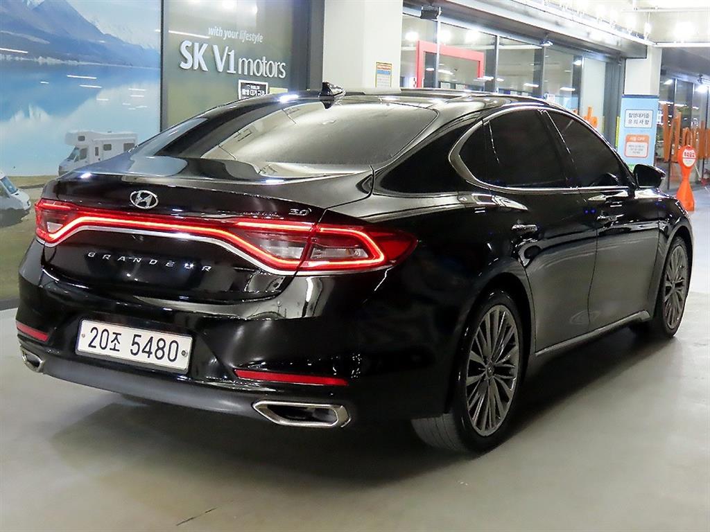 HYUNDAI Grandeur - Vista 4